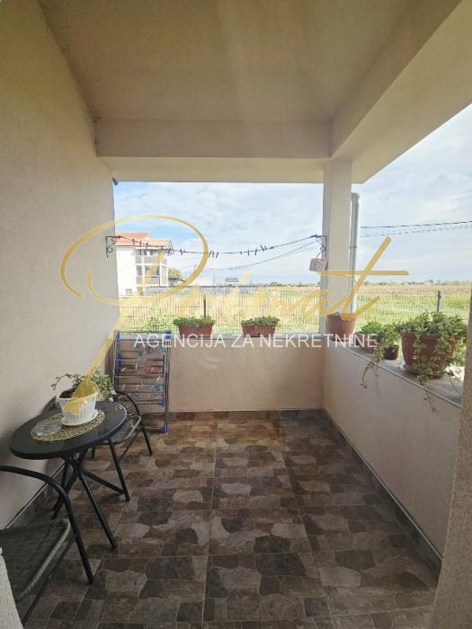 Lux kuca sa dve stambene jedinice