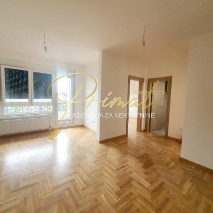 Novogradnja u Borci sa gradjevinskom dozvolom, plus dvoriste 35 kvadratnih metara