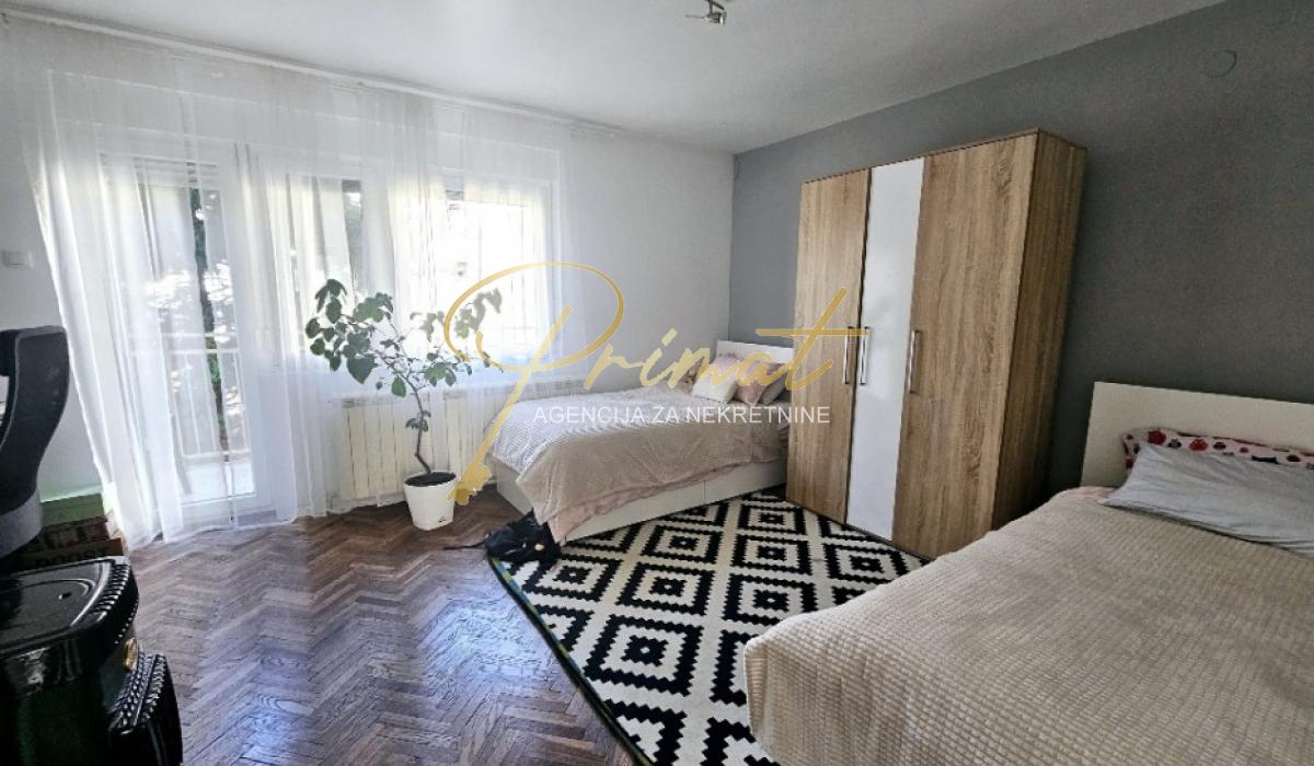 Renovirana kuća u Borči, moze na kredit