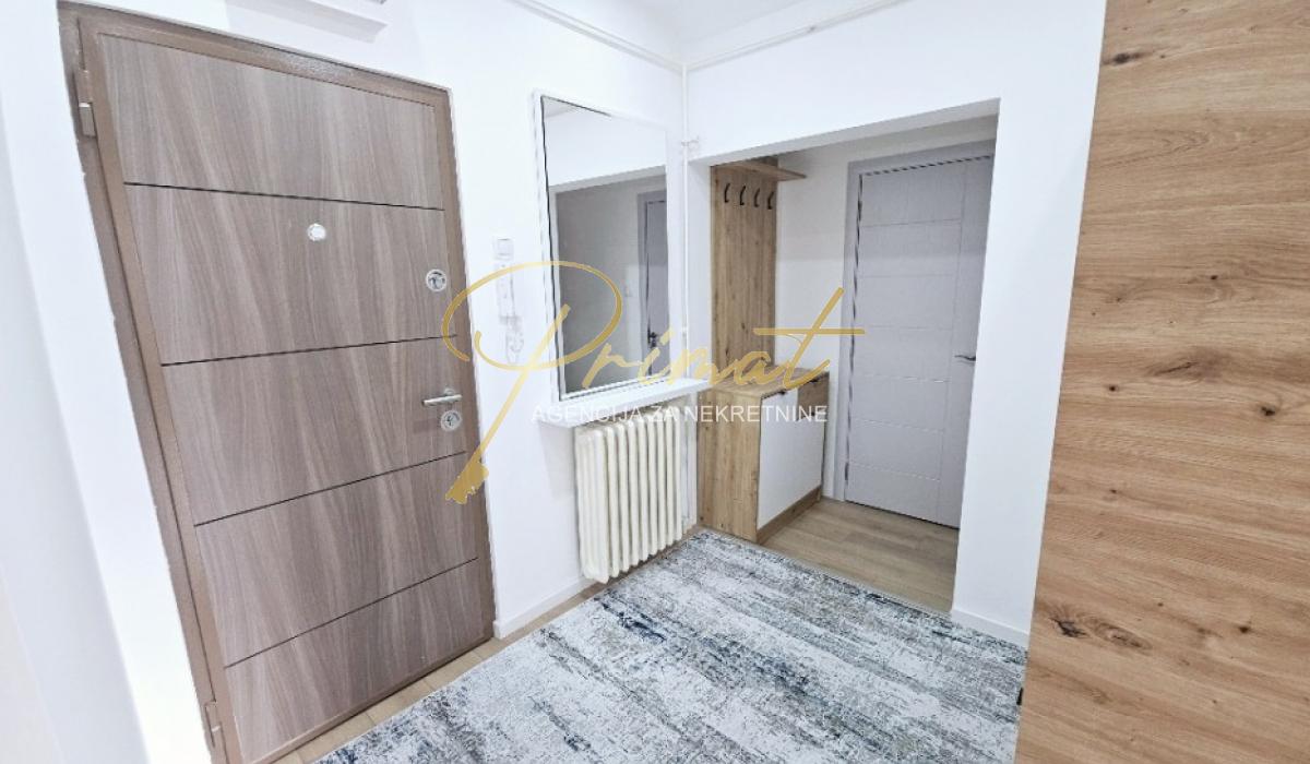 Lux namesten i renoviran  stan u Borci, centar 3