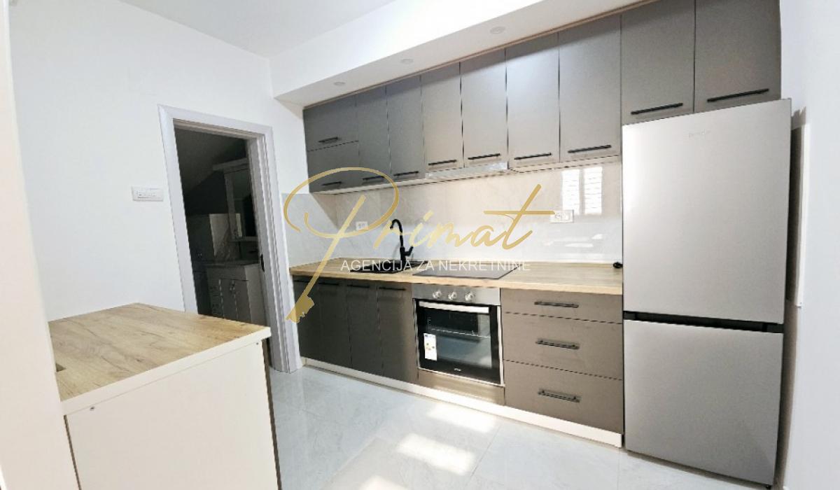 Lux namesten i renoviran  stan u Borci, centar 3