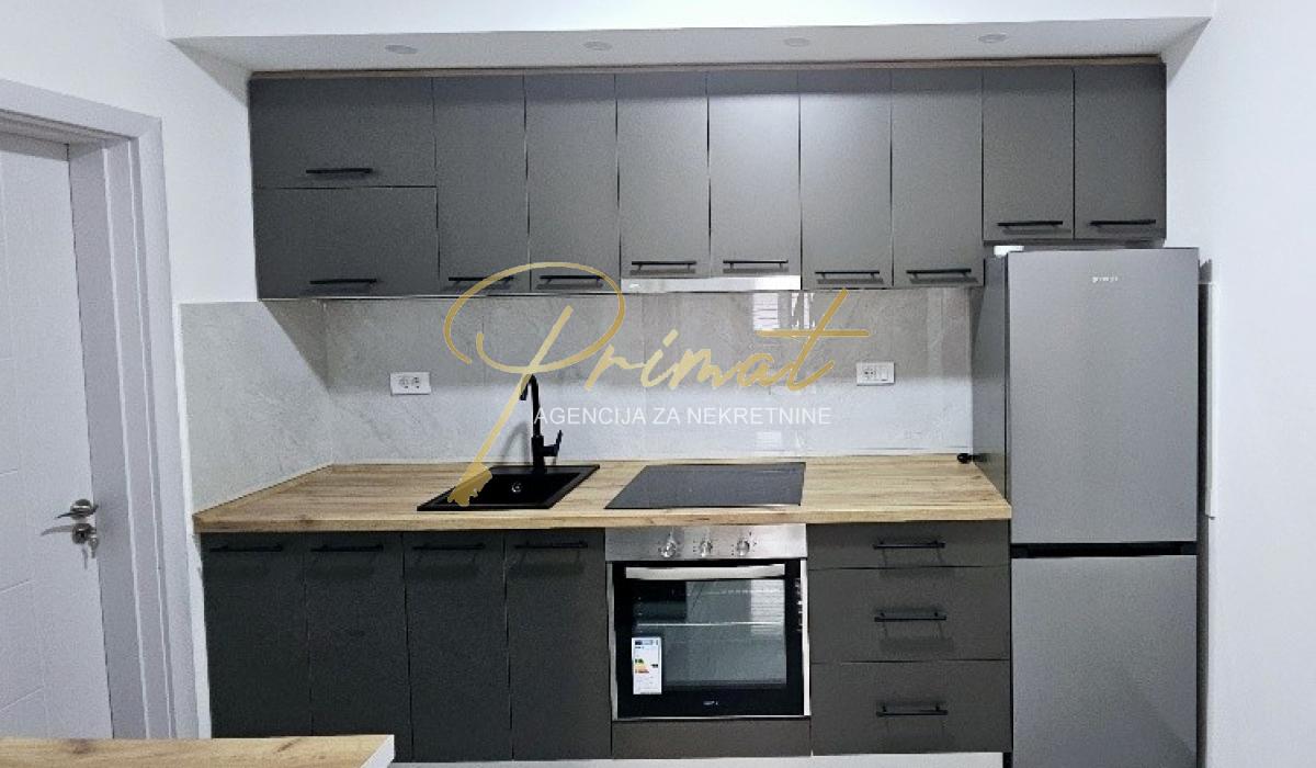 Lux namesten i renoviran  stan u Borci, centar 3