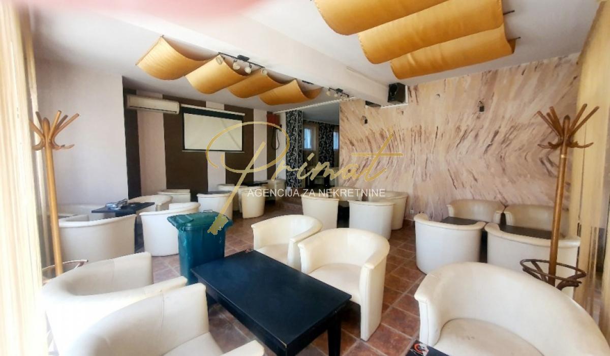 Lokal 90 kv + dvoriste 40 kv, uknjizen kao stan