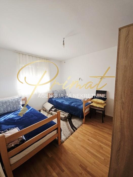 Lux kuca sa dve stambene jedinice