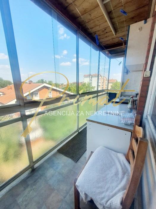 Trosoban, namesten stan u Borci centar 3 