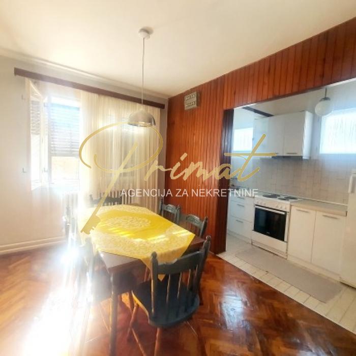 Namestena kuca u Borci