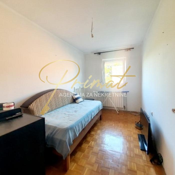 Kuca 190m + garaza 36m bez ulaganja