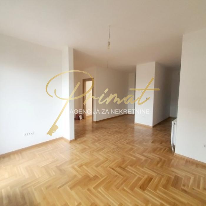 Novogradnja u Borci sa gradjevinskom dozvolom, plus dvoriste 35 kvadratnih metara