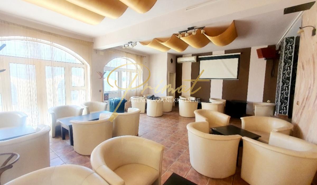 Lokal 90 kv + dvoriste 40 kv, uknjizen kao stan