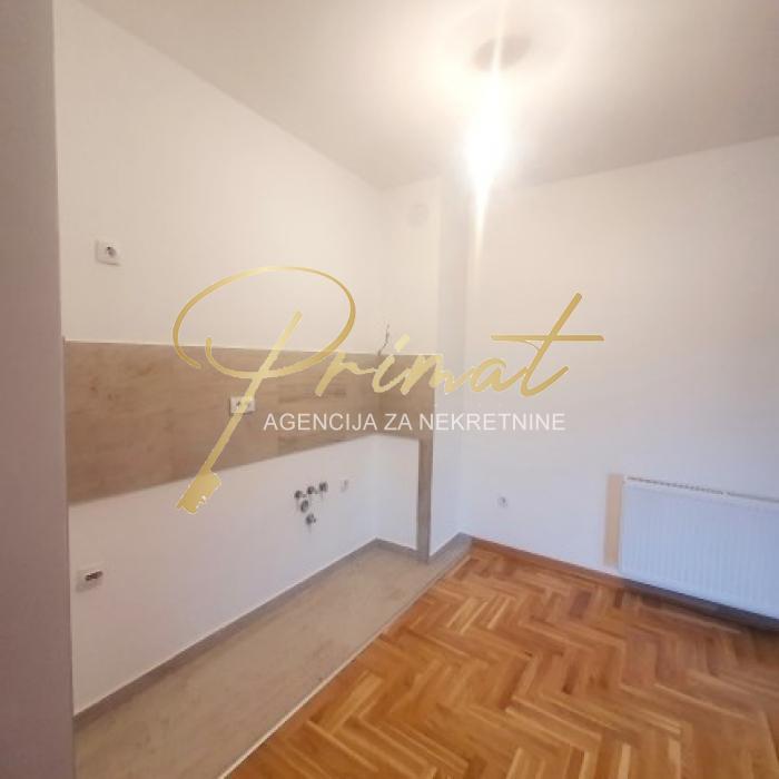 Novogradnja u Borci sa gradjevinskom dozvolom, cena izrazena sa PDV-om 