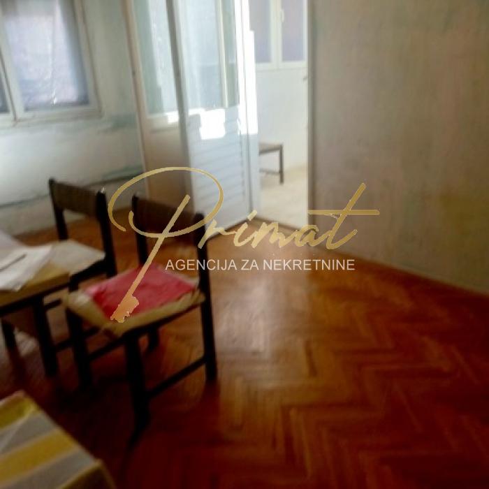 Dvosoban stan na Karaburmi