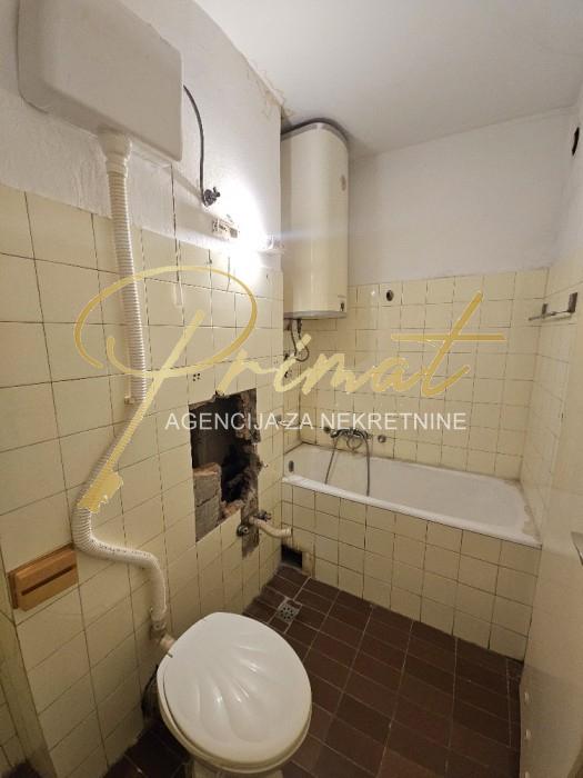 Trosoban stan Vukov spomenik