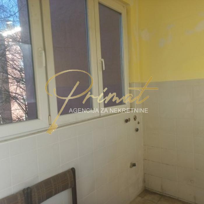 Dvosoban stan na Karaburmi