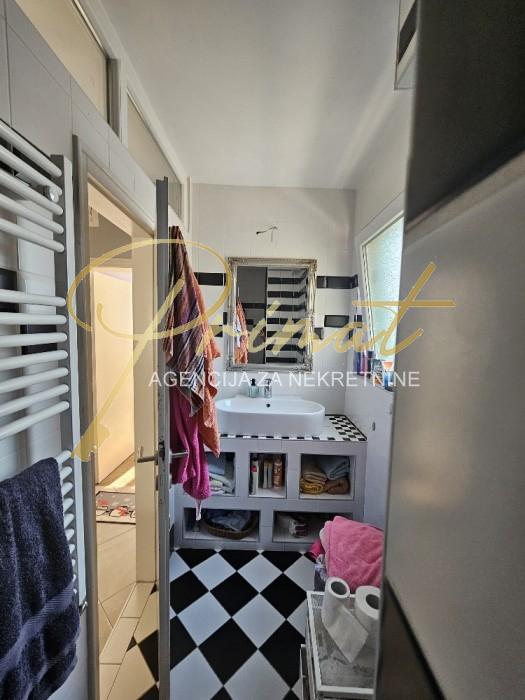 Renovirana kuća u Borči, moze na kredit