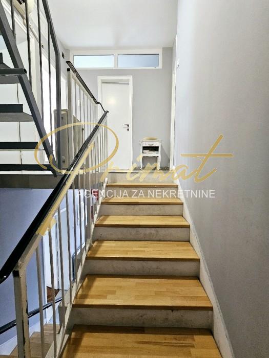 Renovirana kuća u Borči, moze na kredit