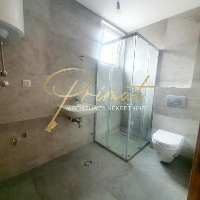 Novogradnja u Borci sa gradjevinskom dozvolom, cena izrazena sa PDV-om + 114m2 dvoriste