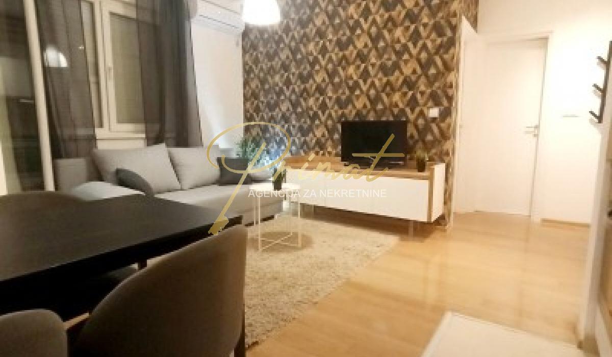 Namesten stan naselje Veljko Vlahović