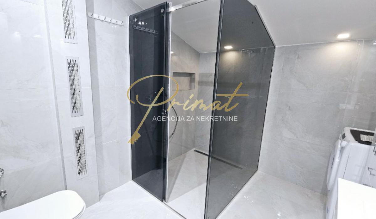 Lux namesten i renoviran  stan u Borci, centar 3