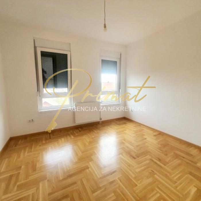 Novogradnja u Borci sa gradjevinskom dozvolom, plus dvoriste 35 kvadratnih metara