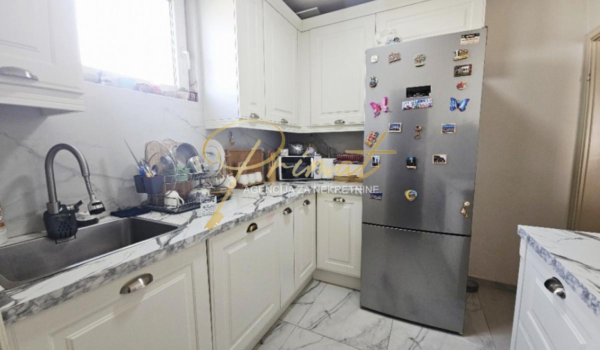 Lux kuca sa dve stambene jedinice